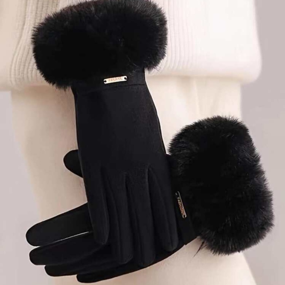 Vegan Fur Trim Cozy Warm Black Touch Screen Gloves - Picture 4 of 5